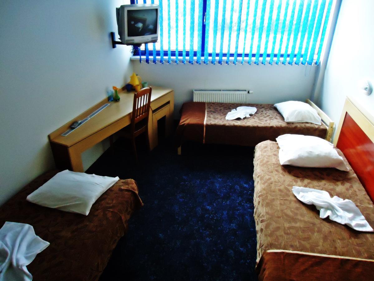 Tanagra Hotel Vilnius Buitenkant foto