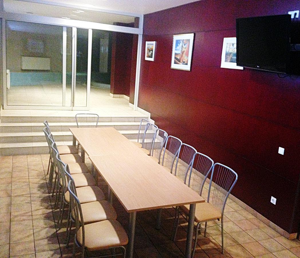 Tanagra Hotel Vilnius Buitenkant foto