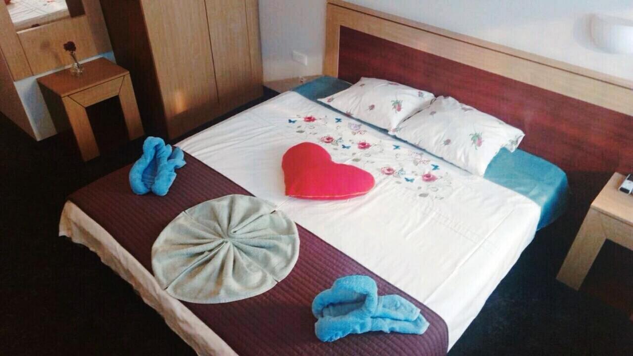 Tanagra Hotel Vilnius Buitenkant foto