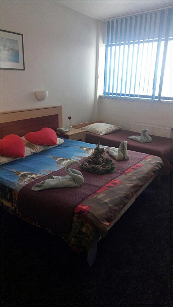Tanagra Hotel Vilnius Buitenkant foto
