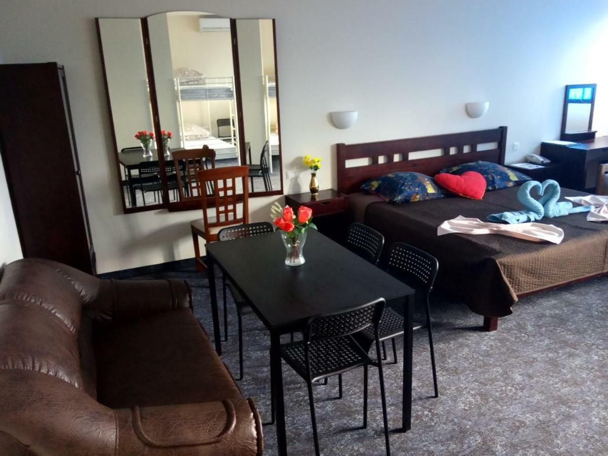 Tanagra Hotel Vilnius Buitenkant foto